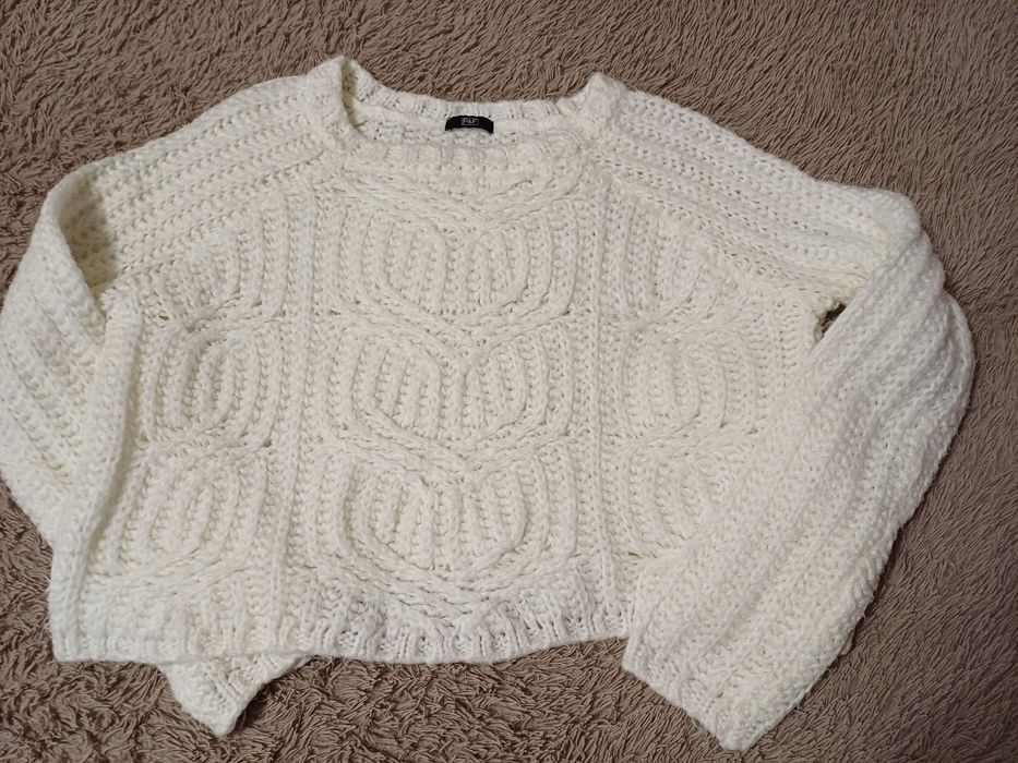 Класний моднявий светрик