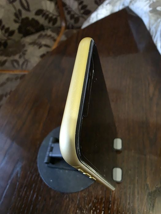 Iphone 11 (64GB) Yellow