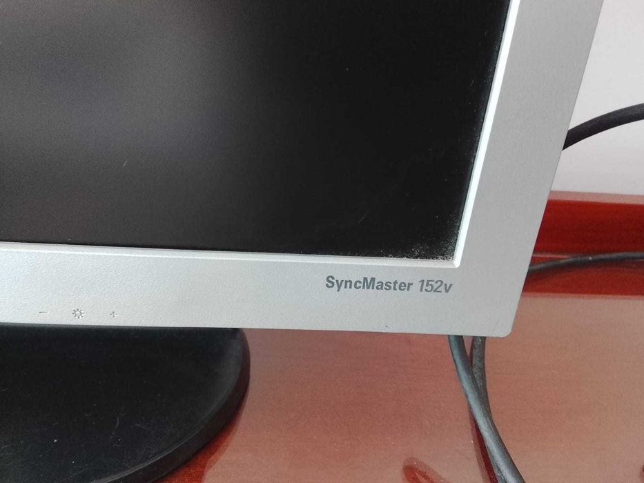 Monitor Samsung SyncMaster 152V – 15"