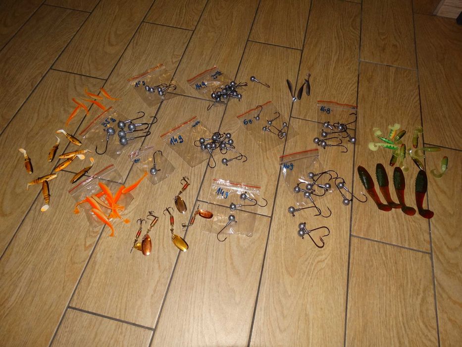 Zestaw spinningowych  przynęt wędkarskich