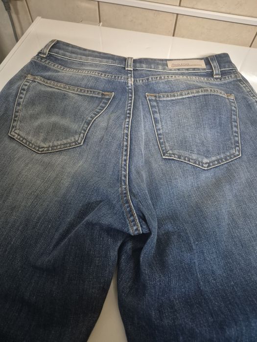 Calças jeans, 1 novas nunca usadas  da Manila Grace, N.38. 1 da Levis em muito bom estado, N. 38