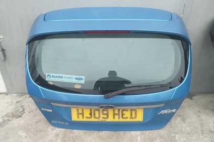 Кришка багажника двері ford fiesta MK7