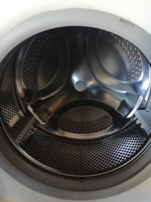 Pralka wąska Ariston AVSL 85. Pojemność 4,5kg. Sprawna.