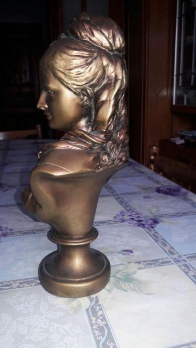 Статуетка. Статуетка