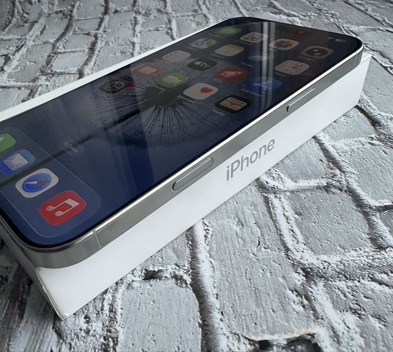 iPhone 16 Pro Max 256GB Silver Neverlock