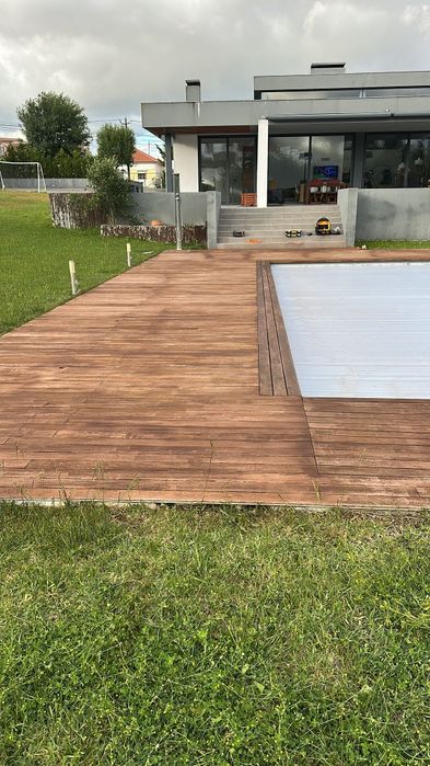 Limpeza e manutenção de deck e pergolas.