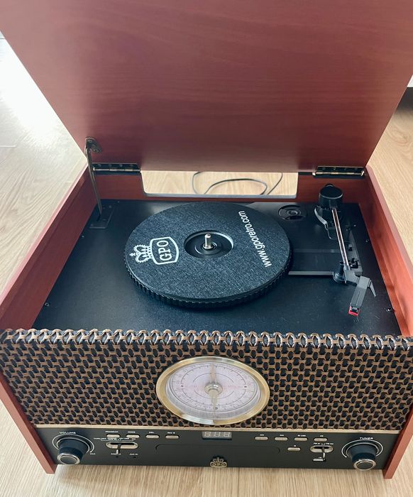 Gira Discos Chesterton