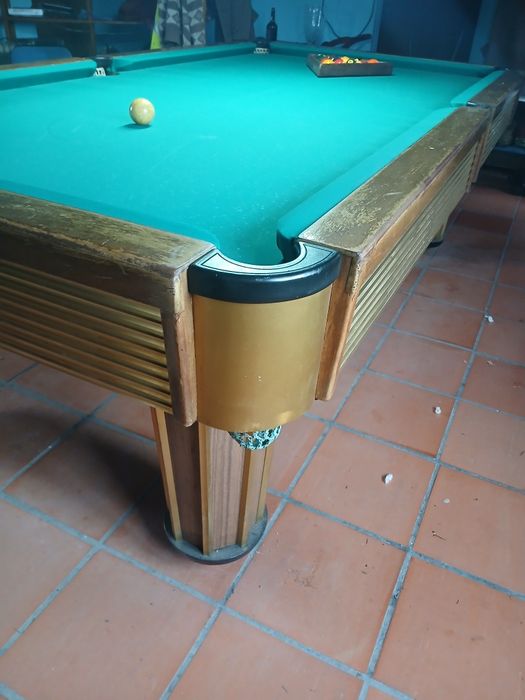 Snooker/ Bilhar  com chapa em bonze nas laterais e cestos