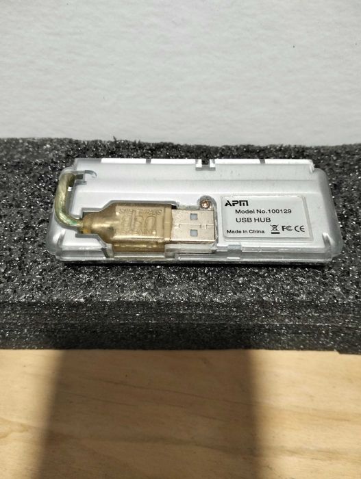 Comutador usb Entradas Saída