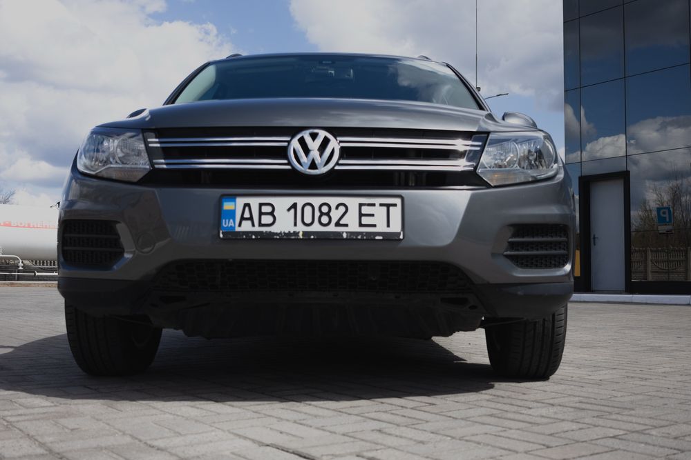 Volkswagen  tiguan 16
