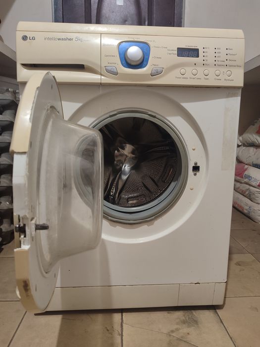 Продам рабочую стиральную машинку