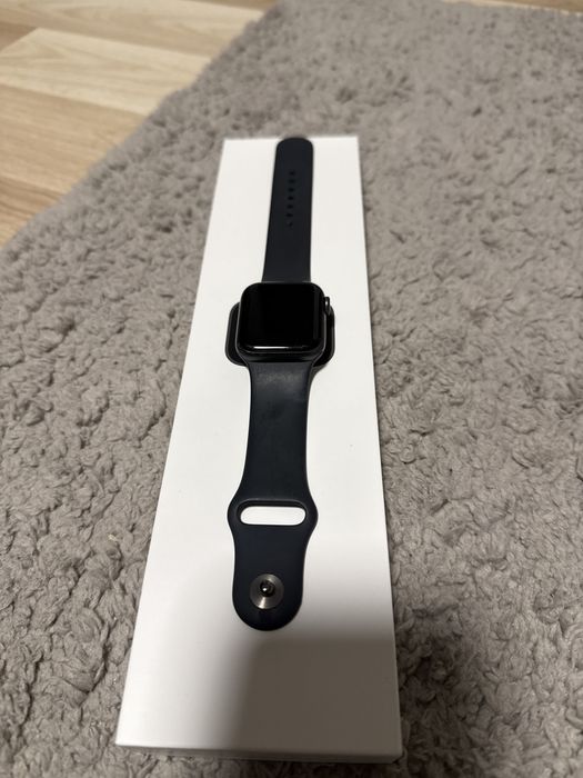 Space Gray aluminium watch se 40mm