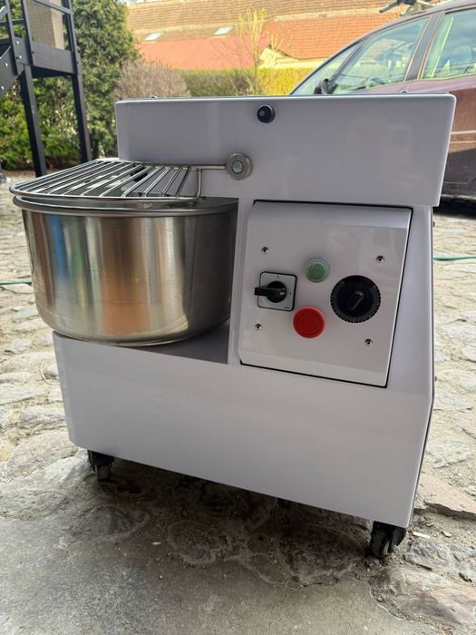 Mikser spiralny miesiarka mieszarka 22