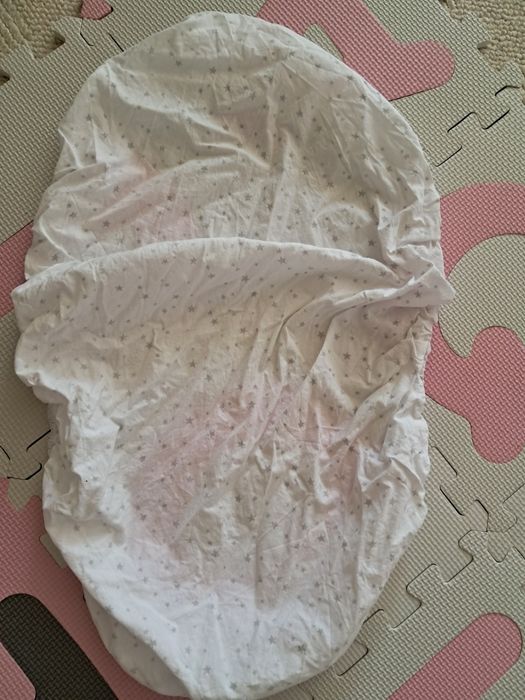 Prześcieradełko na gumce do gondoli / kosza mojżesza/ kolyski/bujaka