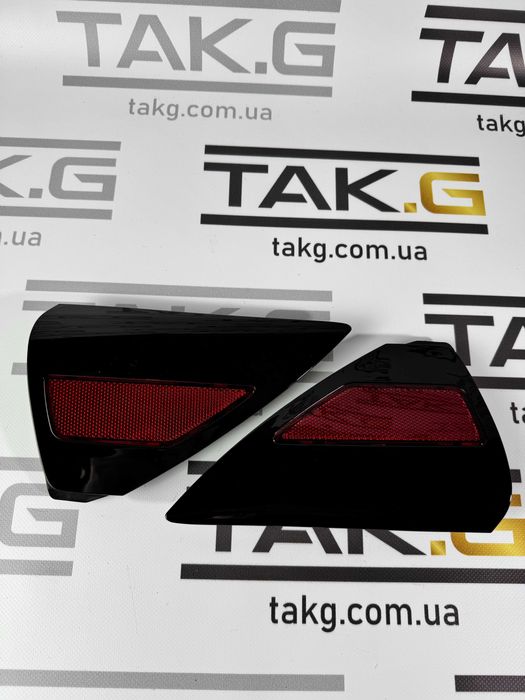 Катафот отражатель в бампери та крила Tesla Model 3 Y X