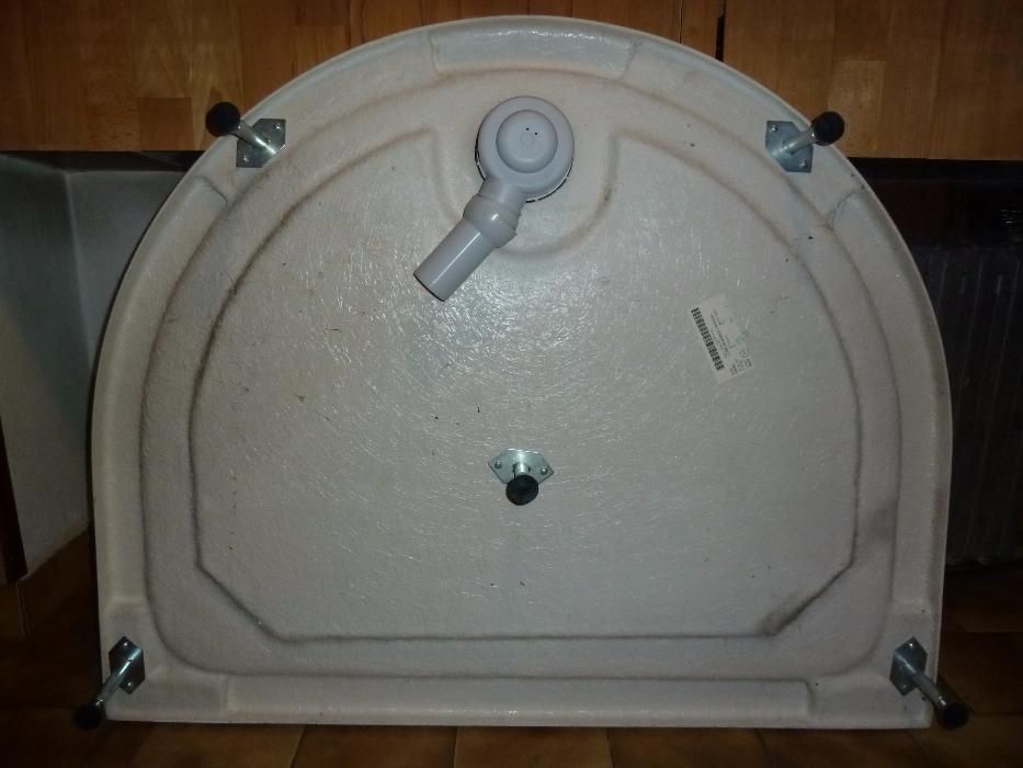 Akrylowy duży brodzik pod prysznic do kabiny 110 cm x 90 cm - półkole