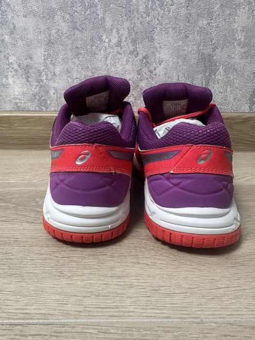 Продам Asics спортивні жіночі кросівки, стан 9/10