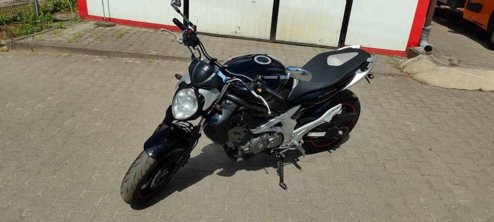 Motocykl Suzuki gladius