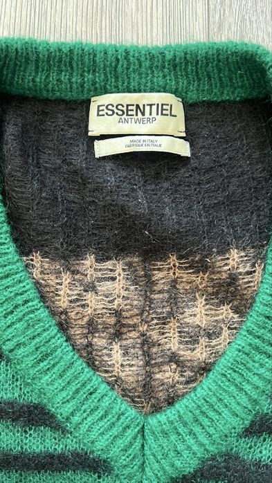 Шерстяний светр ESSENTIEL ITALY