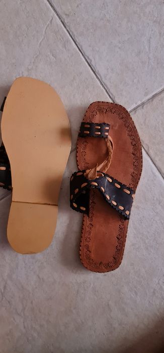 Vendo sandálias n 36/37