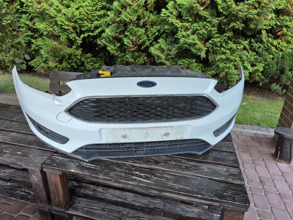 Zderzak przód przedni ford focus mk3 biały