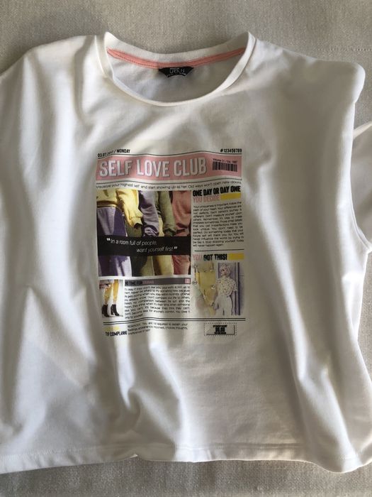 Biała bluza damska krótka