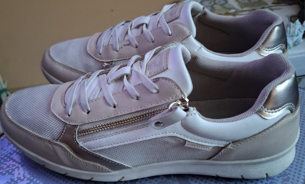 Damskie sneakersy easy street roz 42 wygodne półbuty z zamkiem i złotymi akcentami