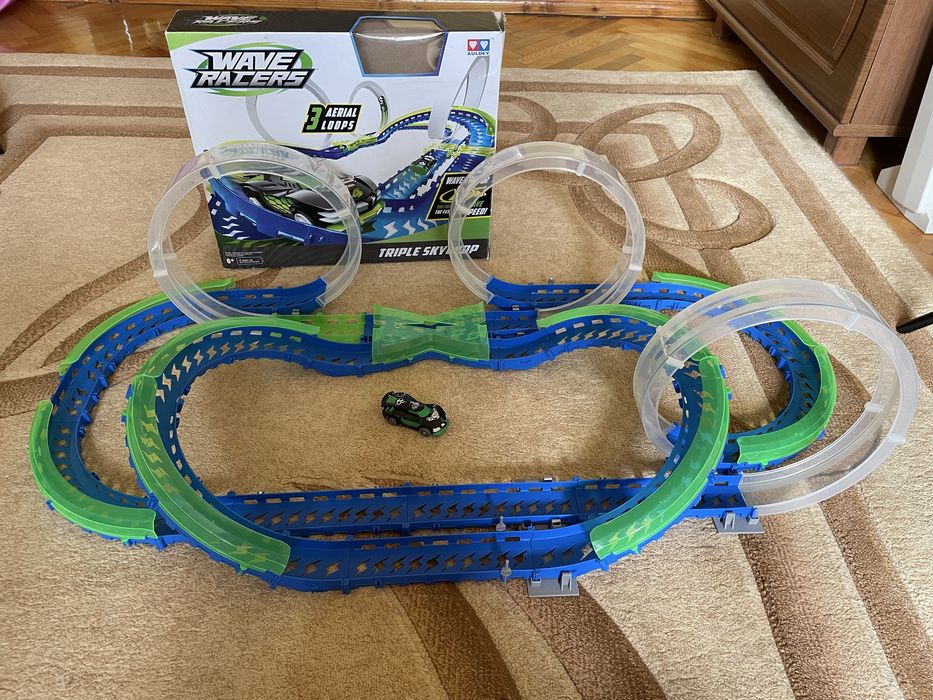 Автотрек Wave Racers Triple Skyloop Потрійна петля трек з машинкою