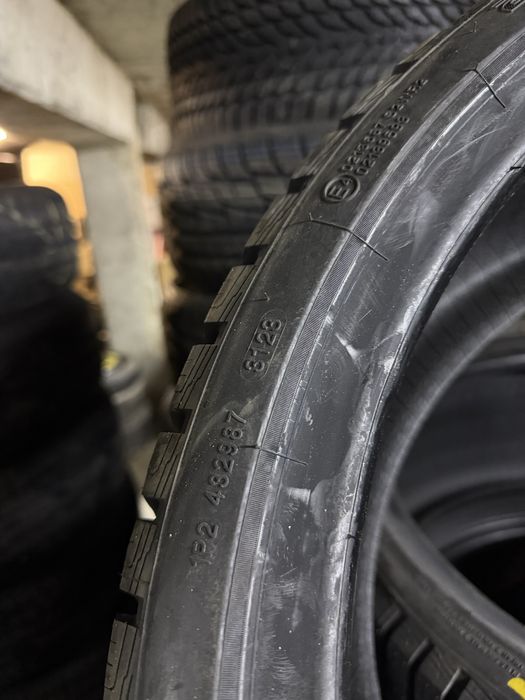 Зимові шини 4шт 235/35R20 92W XL Nokian SNOWPROOF 1