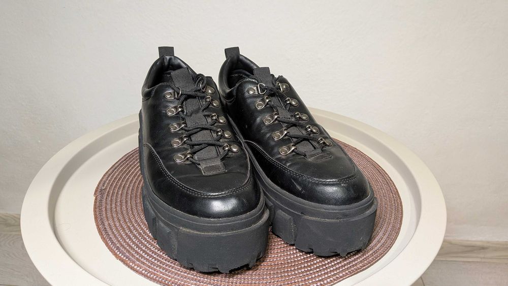 Masywne buty ASOS DESIGN r.42