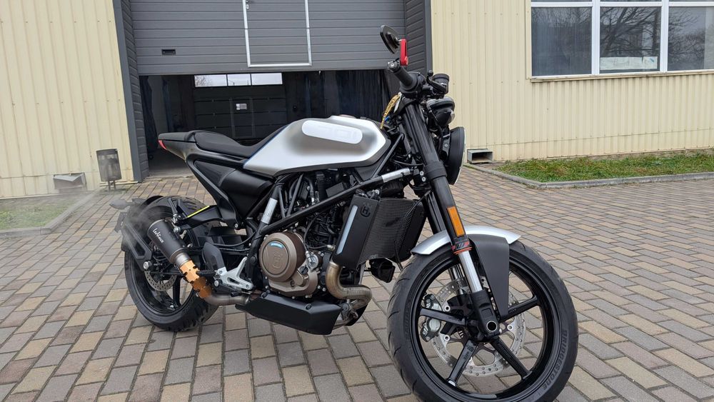 Мотоцикл Husqvarna Vitpilen 701 LeoVince ABS TCS MoToBaZa
