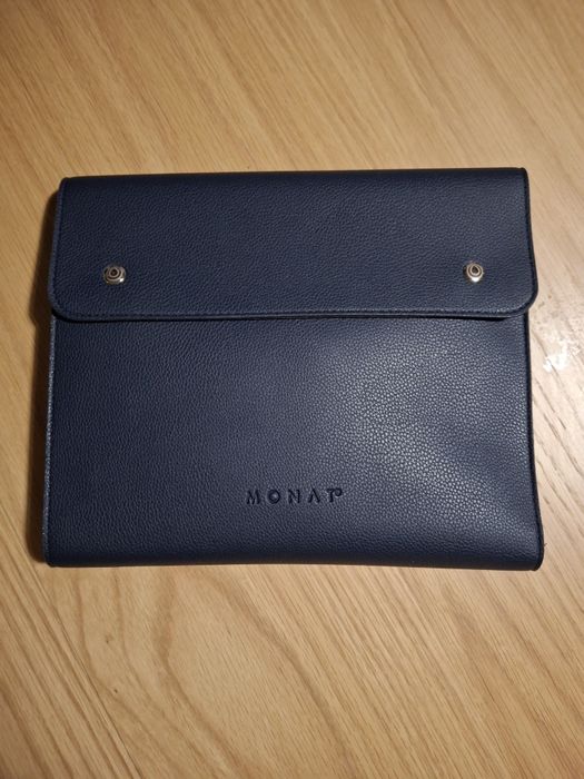 Teczka Monat + mini wersje kosmetyków