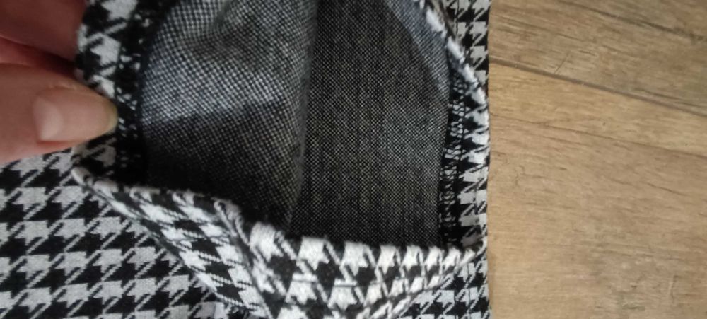 Spodnie dla dziewczynki dzwony pepitka 152 smyk