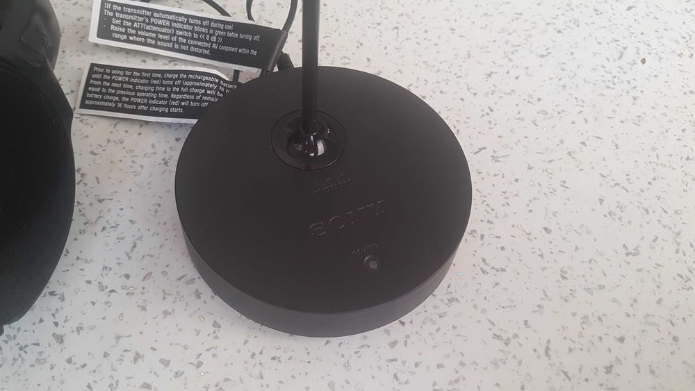 Auriculares sem fios - Sony TMR RF810R - alta qualidade de som