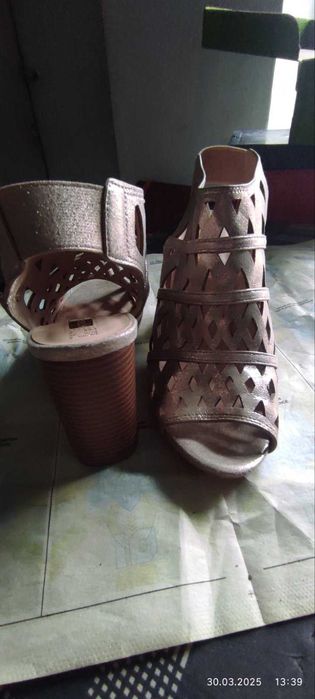 босоніжки літні жіночі