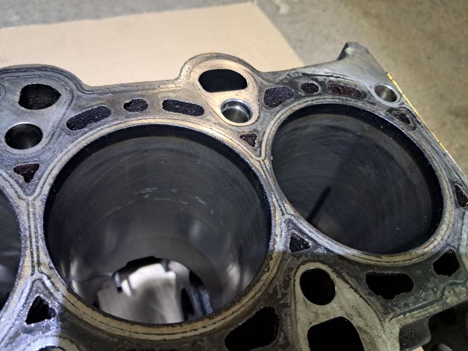 Блок циліндрів двигуна BMW M47 2.0 D