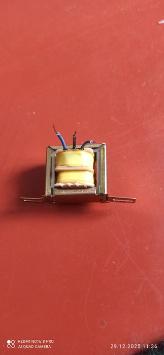 Електро двигатель на 12v1800 обор/с.