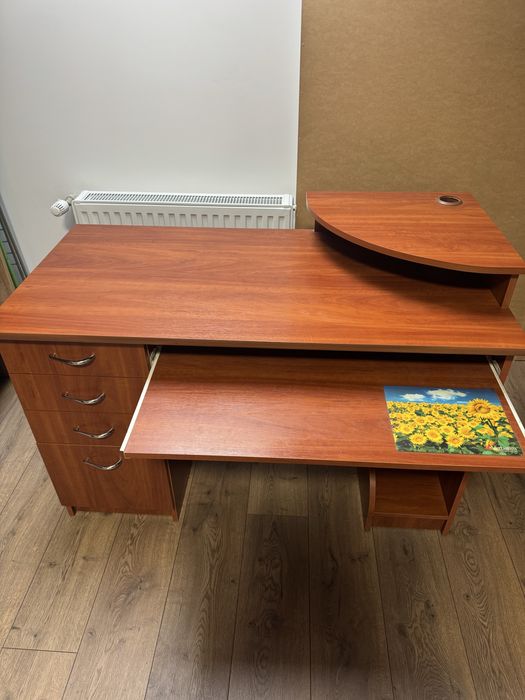 Компютерний стіл