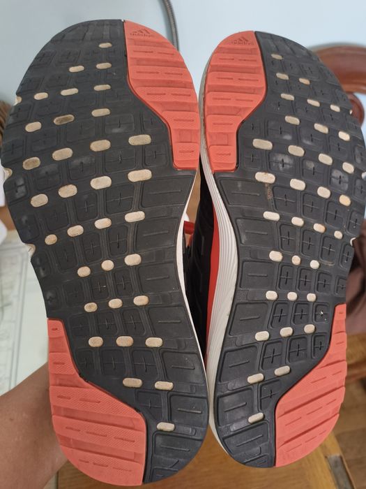 Tênis Adidas 40 unissex