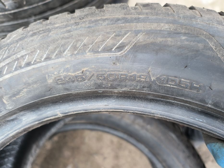 245/50R19 Goodyear всесезон як нові