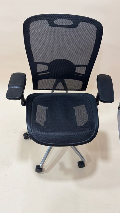 Cadeira de Escritório Ergonômica com Rodinhas