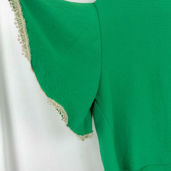 Blusa Made In Italy Verde Esmeralda com Renda M Boho
