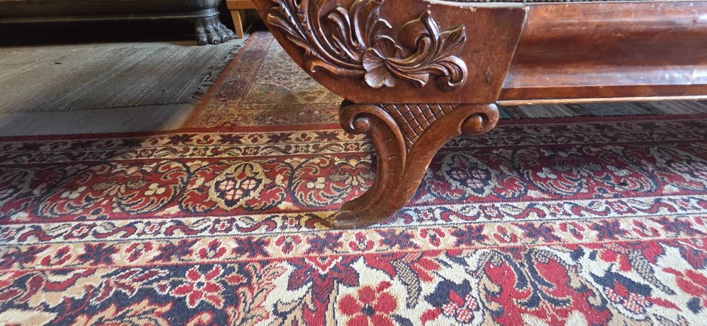 Stara sofa Biedermeier