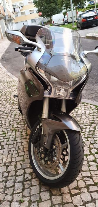 Honda VFR1200F 19.900 KMS