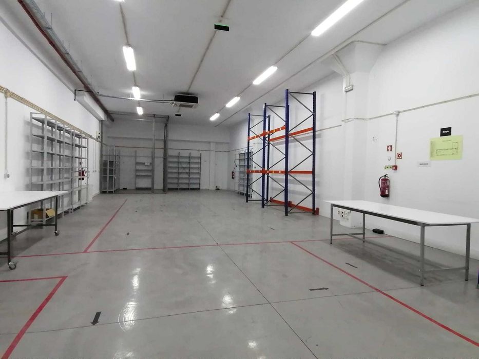 Arrenda Mini Armazéns/VENDA DO PINHEIRO