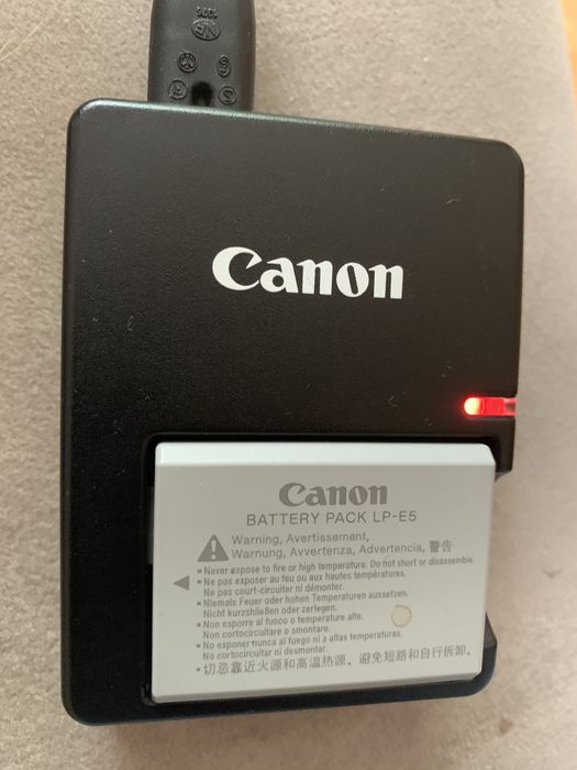 Canon EOS 500D como nova, com oferta do tripé