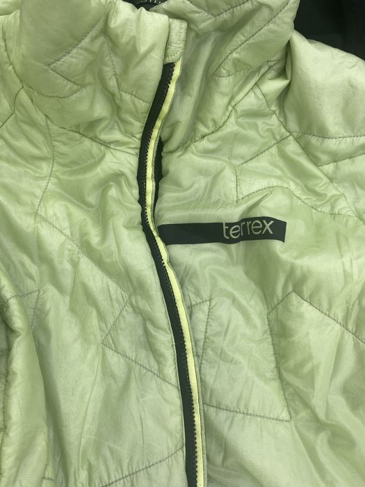 Спортина  куртка adidas Terrex