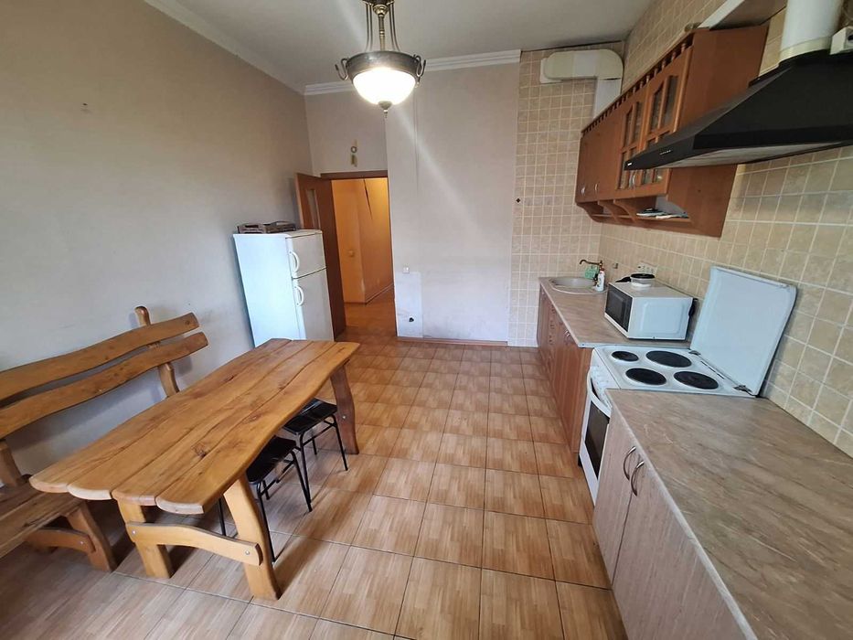 Без%. Продам 2х кімнатну квартиру по просп. Науки 30 в Голосіївському районі