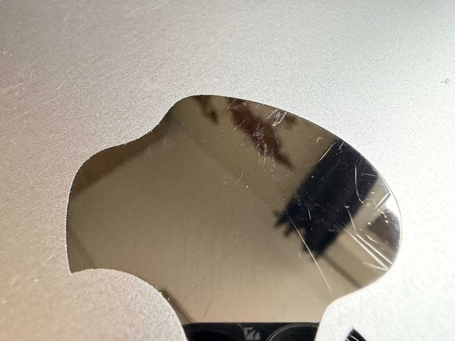 MacBook Air 13 M2 8GB 256GB Space Gray, sprawny, przetarty ekran