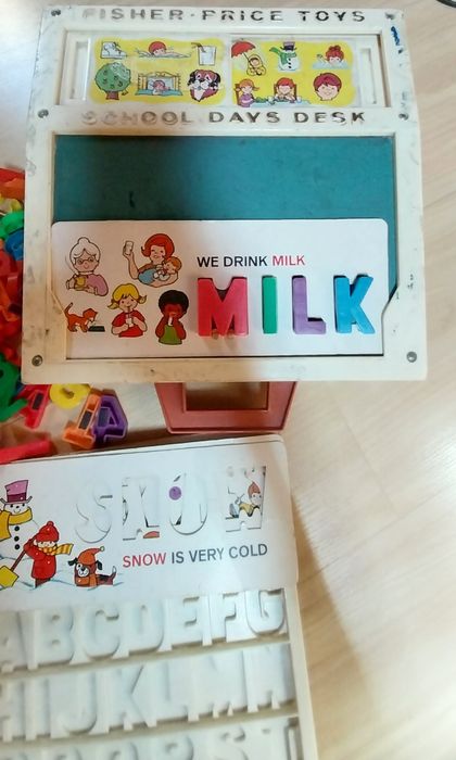 Brinquedo antigo Fisher Price School Days Desk